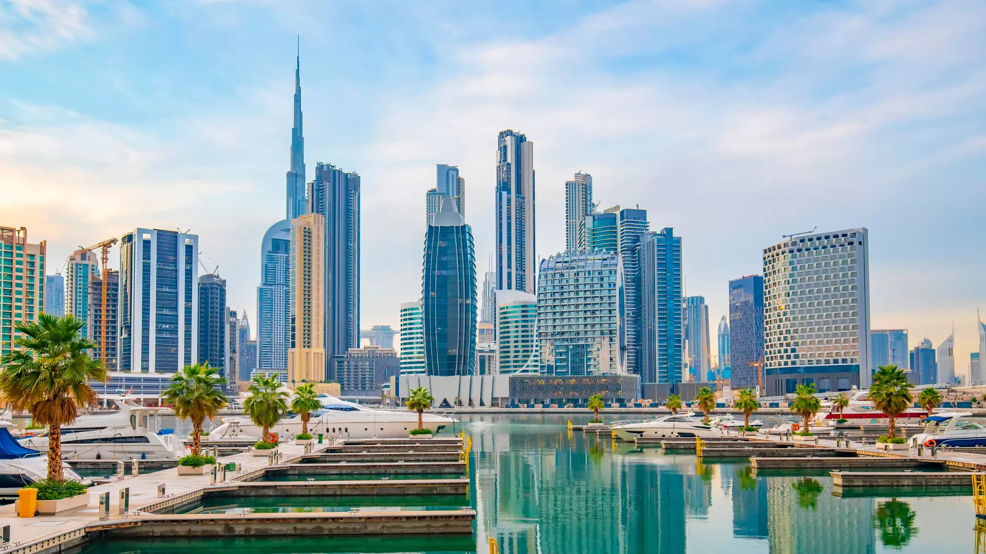 Dubai Free Zones vs Mainland Business Setup